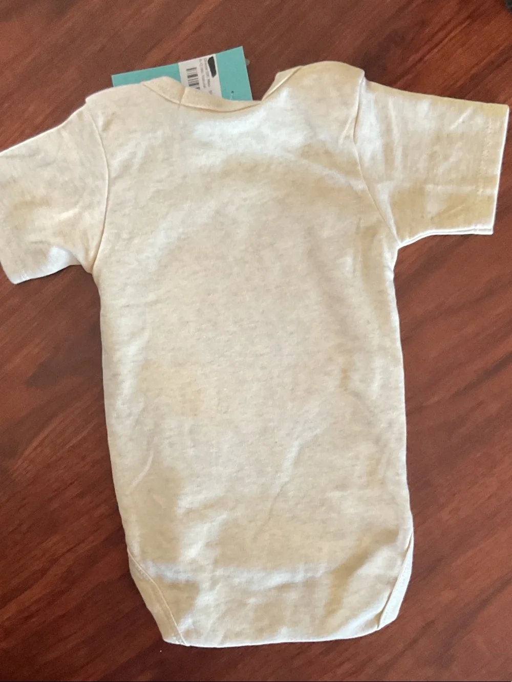 BNWT Lil Fish Baby Onesie with Washington  DC and soft soft Fabric size 12 month